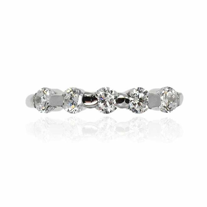 ZEXIMO 天然ダイヤモンド0.5ct（H&C・鑑別書付） デザインリング ハート＆キューピッド H～Jカラー VS～SIクラス プラチナカラー 5ストーン 「ステーション5」【正規代理店】｜キュートジュエリー