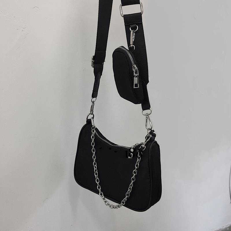クロム y2k 黒 レザー シルバー チェイン ショルダーバッグ 鞄 Amazon.com: Y2K Black PU Leather Messenger Bag Punk Chain