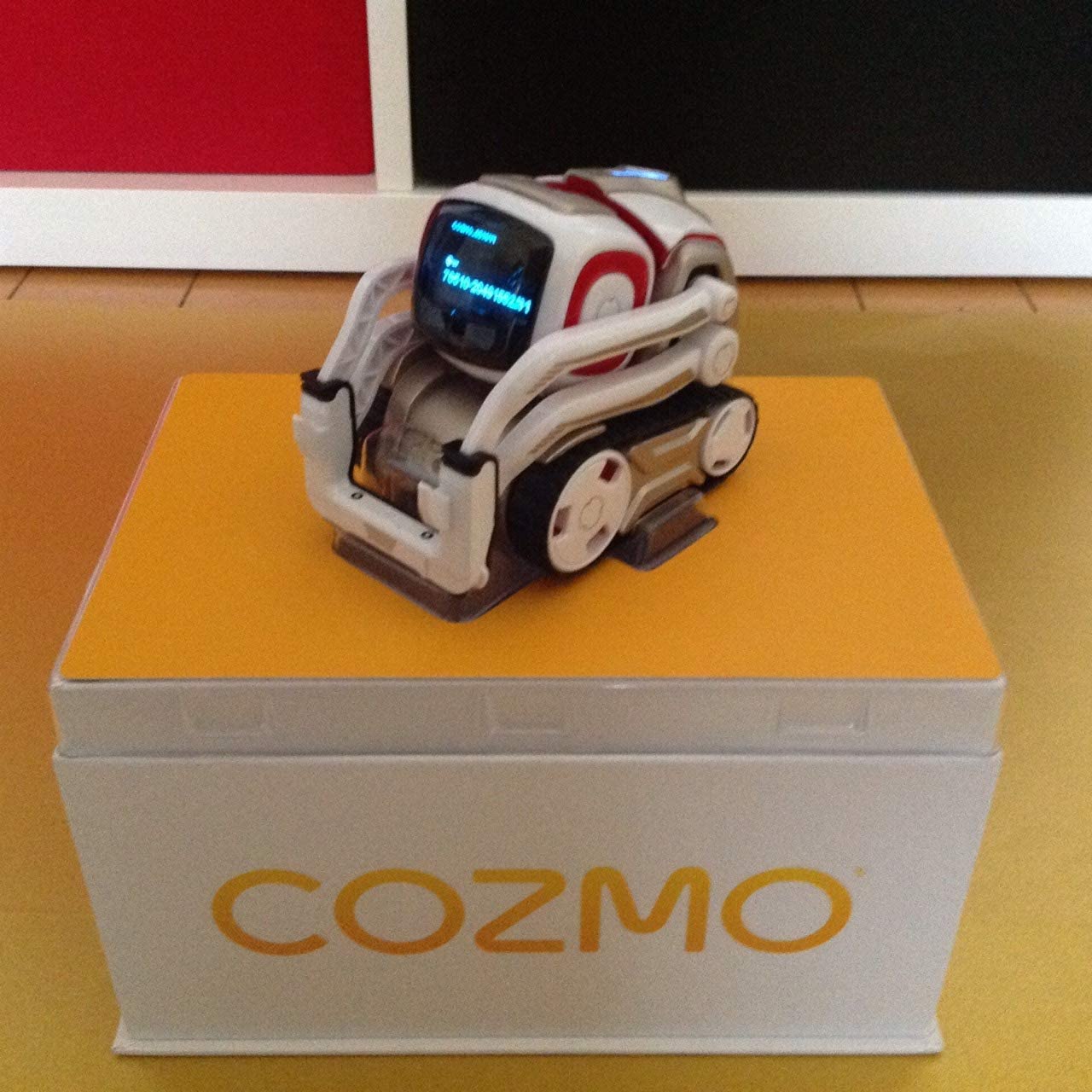 子供のおもちゃ 小型ロボット Aiペット Cozmo 入学式 慶應式知育玩具 学習玩具専門店 感情を豊かに表現する 心を持つ 小型ロボット Tomy タカラトミー 電子玩具 キッズ家電 オムニボット 人工知能 ａｉ ロボットおもちゃ 男の子 Cozmo コズモ 子ども誕生日 女の子