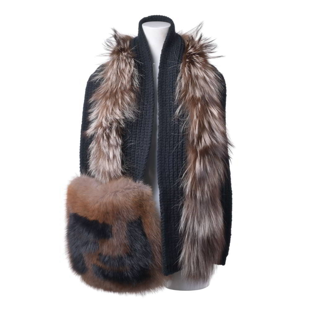 FENDI 稲荷毛革付き添い人 カシミール羊毛 えり巻き 袈裟 FREE 黒いこと フェンディ 【中古】