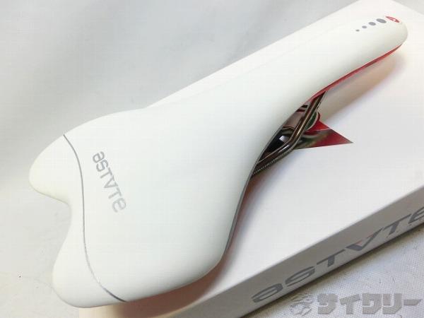 サドル  アスチュート サドル SKYLINE SR チタンバナジウムレール 白いこと/赤いこと - 中古