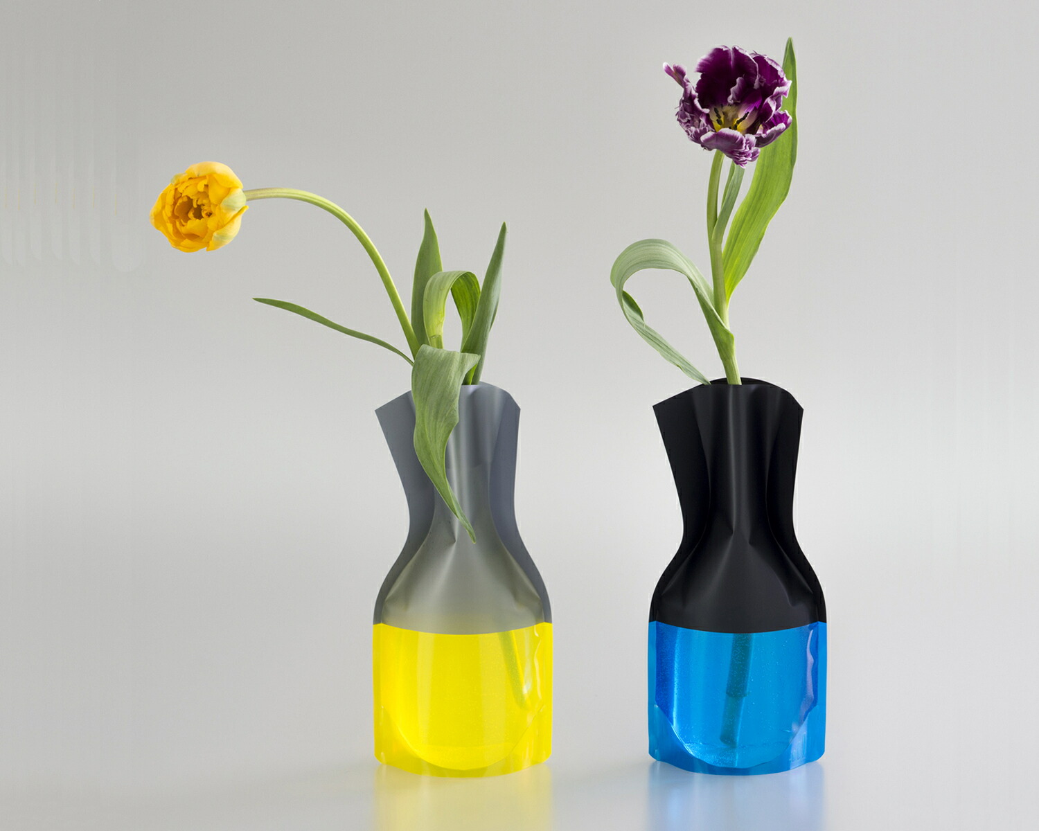 楽天市場 D Bros公式サイト Flowervase フラワーベース ビニール製の花瓶 ツートンカラーのデザイン 2tone Yb 一輪挿し 花器 プチギフト おしゃれ D Bros D Bros