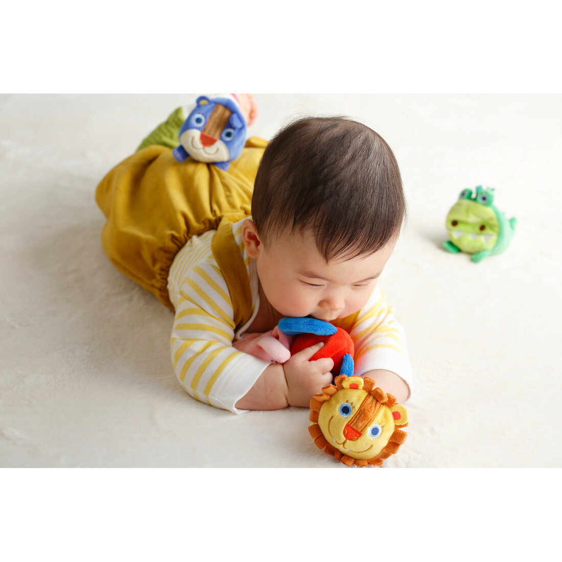 楽天市場 Solby ソルビィ にぎにぎお手玉 プレゼント ギフト おもちゃ 赤ちゃん ベビー 男の子 女の子 知育 玩具 0歳 6ヶ月 8ヶ月 1歳 出産祝い ギフト プレゼント 知育玩具 おてだま 昔のおもちゃ Dadway Ergobaby公式楽天市場店