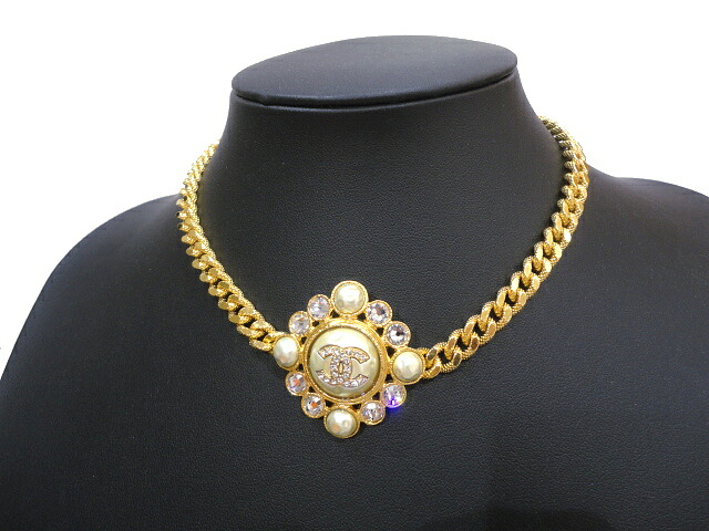 ［PR］【新品】【未使用品】AW 新作 CHANEL シャネル AB8928 B08685 NJ335 ココマーク ネックレス メタル&times;コスチュームパール&times;ストラス ゴールド&times;クリスタル チョーカー レディース 女性用 ジュエリー アクセサリー ブランド 希少 レア プレゼント ギフト｜大貴～DAIKI