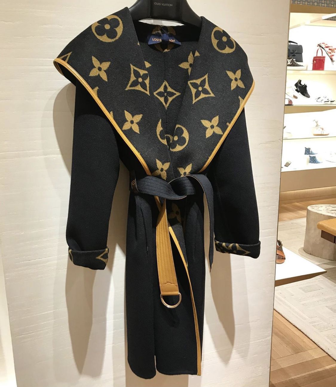 未使用級 LOUIS VUITTON ルイヴィトン ウール ピーコート ネイビー LOUIS VUITTON - 美品 ルイヴィトン LOUIS VUITTON コート P