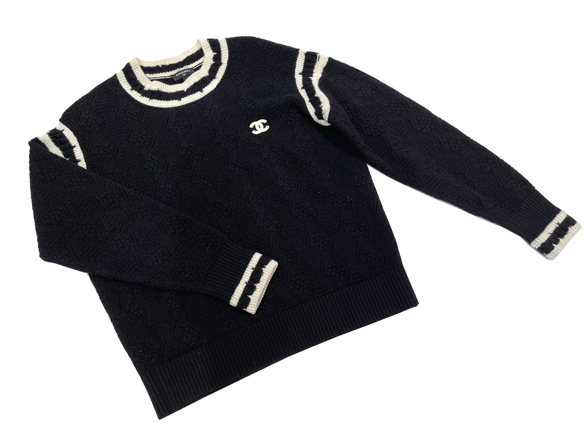 ［PR］【極美品】CHANEL シャネル P72090 カシミール ココマークライン 労働者の一団のど首 編み物スウェーター 36 黒いこと×白いこと 22C 中古 クルーズトップス レディース お上さん用 流行り物 ブランド名 黒 白 滅多に無い レア 差し上げ物 差し上げ物