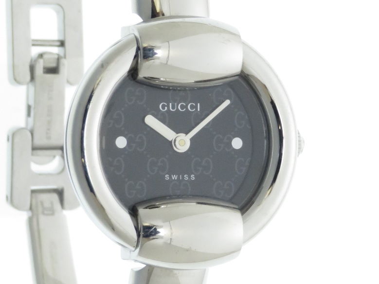 中古ブランド品なら老舗の質店 質屋大黒屋 Gucci グッチ 1400l Ya Ggロゴブラック文字盤 Ss ステンレス クオーツ バングルウォッチ レディースウォッチ 時計 4 中古 大黒屋 Gamorai Com