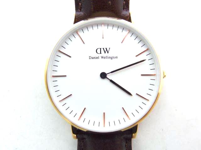 Daniel Wellington ダニエルウェリントン 6r7 白文字盤 男女兼用 革 Ss 435 中古 大黒屋 Runawayapricot Com