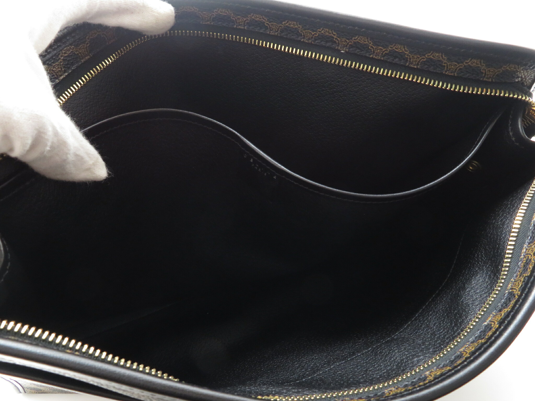 Celine セリーヌ マカダム持ち前クラッチ嚢 赤銅 真っ黒 Pvc 431 中古 大黒屋 中古商物品名品なら老舗の質店 一六銀行大黒屋 Damienrice Com