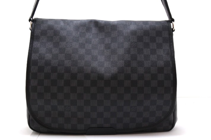 LOUIS VUITTON ルイ・ヴィトン バッグ ダニエルGM ダミエ・グラフィット N58033 ショルダーバッグ ダミエグラフィットキャンバス ブラック ユニセックス【中古】
