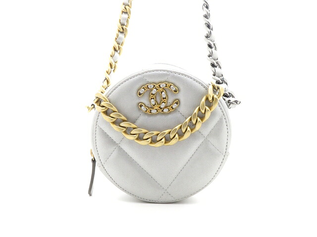 CHANEL シャネル 御徒面子 CHANEL19 チェーン店クラッチペダル しろがね色/GP/SS 子ウシ AP0945 B05092 10601 ショルダーバッグ 子ウシ しろがね色【中古】437