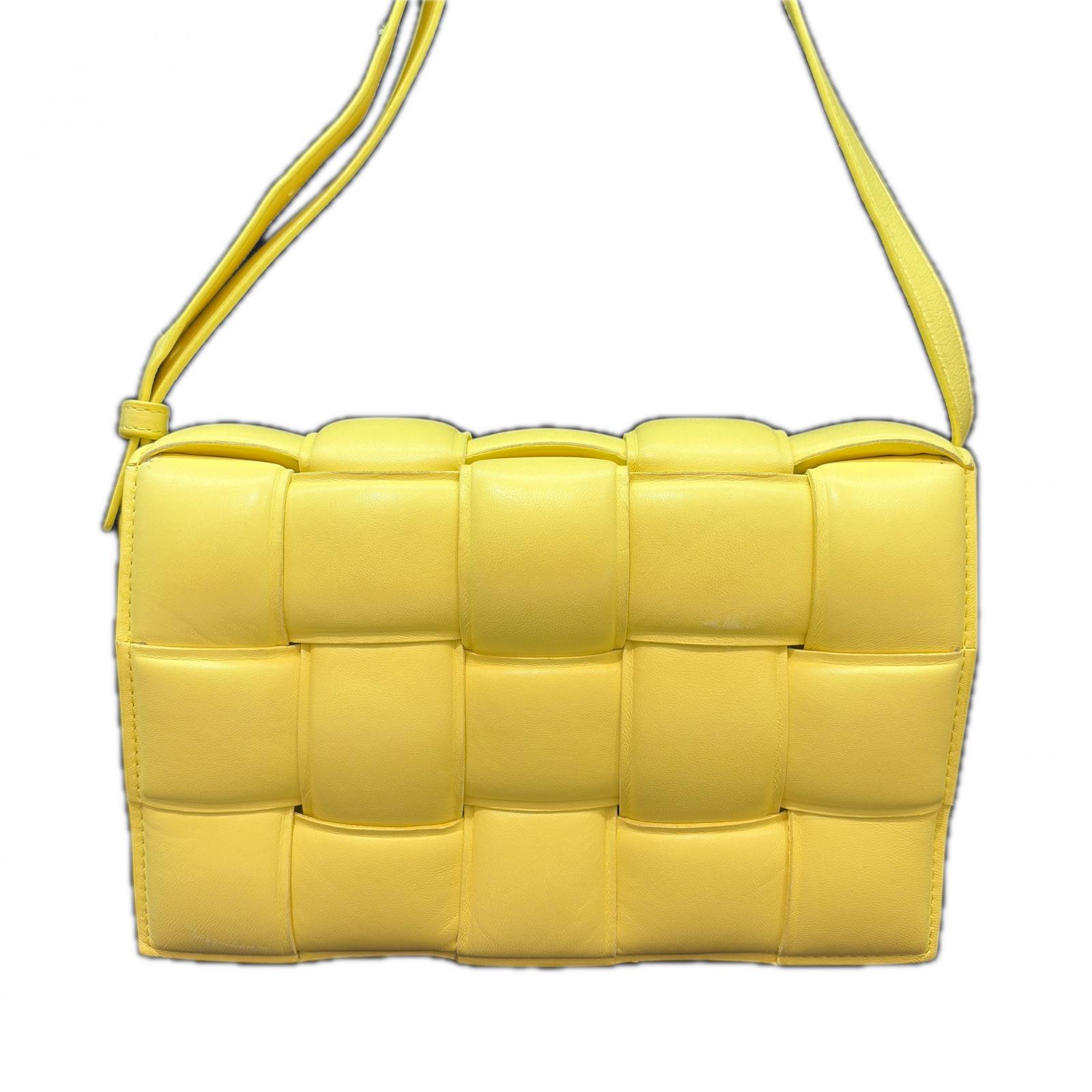 BOTTEGAVENETA ボッテガヴェネタ マキシイントレチャート テープ スモール 伝達人御徒面子  ショルダーバッグ 子ウシ 黄色 レディース【中古】【473】