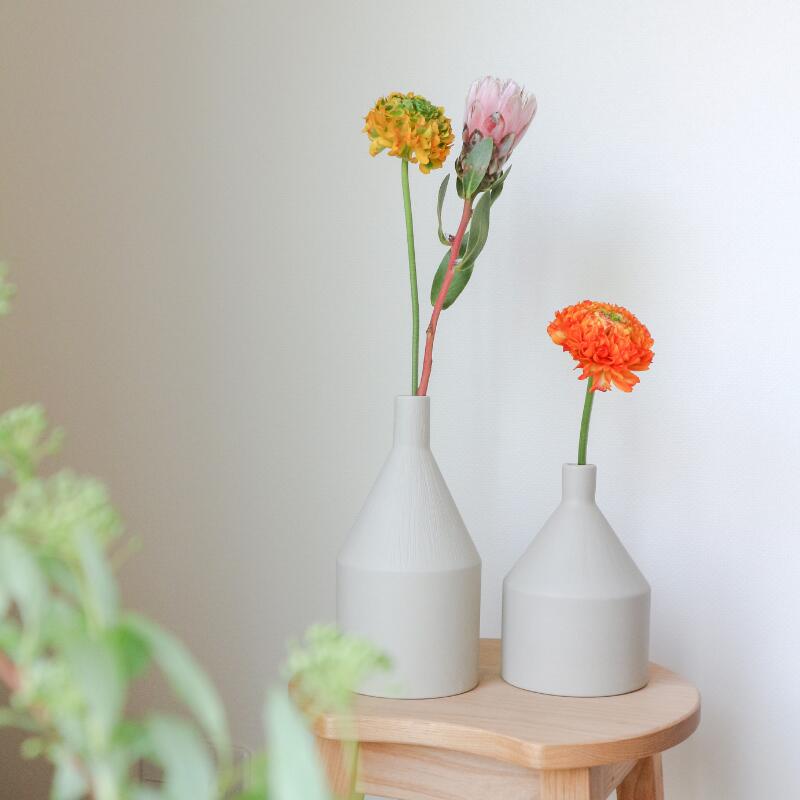 楽天市場 四季折々の花を楽しむ暮らし 置くだけでもお部屋が柔らかな印象になる花器 Porcelainフラワーベース チムニー Lサイズ Daily Mukuri