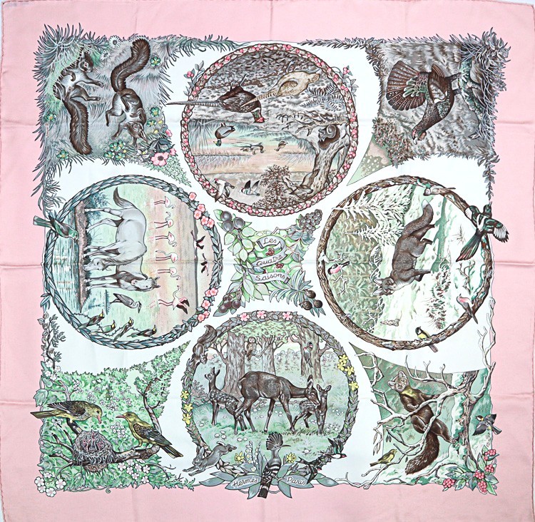 【美品】HERMES カレ90 大判スカーフ LES QUATRE SAISONS 四季 シルク100％ ピンク ベージュ グレー アニマル ブランド小物 5614634m【中古】