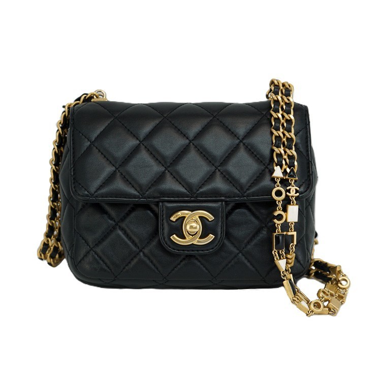 【美品】CHANEL マトラッセ チェーンミニショルダーバッグ レディースバッグ AS3442 ラムスキン アンティークゴールド金具 ブラック 6103257j 【中古】