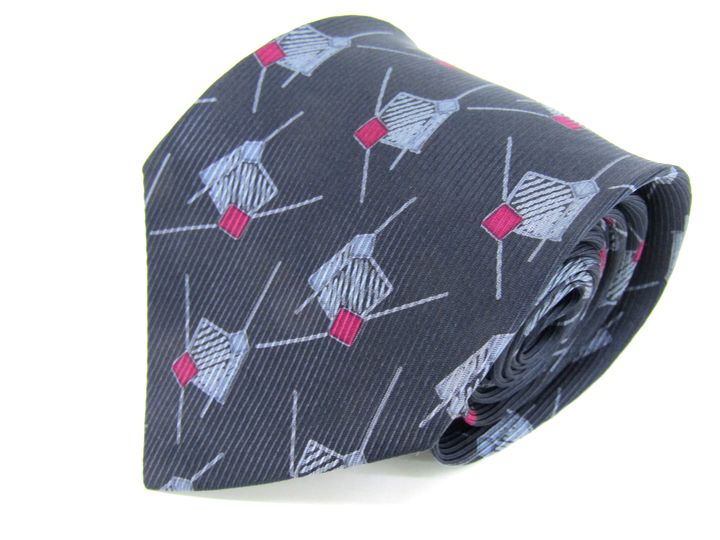 美品　ジャンニヴェルサーチ　ネクタイタイピン ジャンニヴェルサーチGIANNI VERSACE ピンドットポイントメデューサ