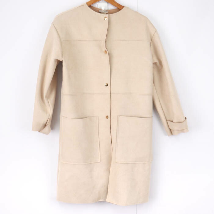 新品タグ付き ZARA ザラ 肩パッド入り 袖くしゅくしゅ ジャケット M 新品タグ付き ZARA ザラ 肩パッド入り 袖くしゅくしゅ