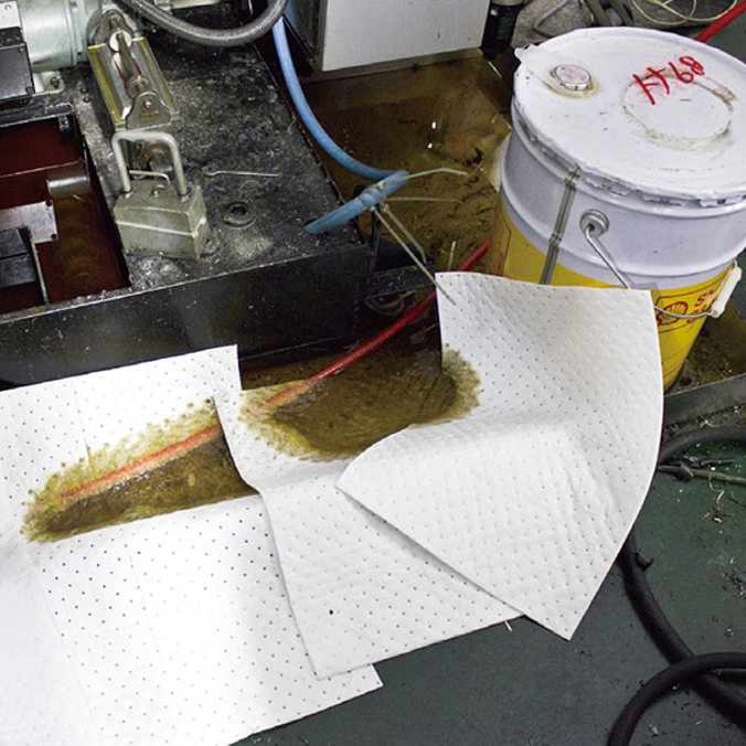 (吸油つや消し) 吸油居敷き 裏地なし110枚入【400×500粍】(テラモト MR-939-304-0) (工業プラント 機械類 吸油 激安)