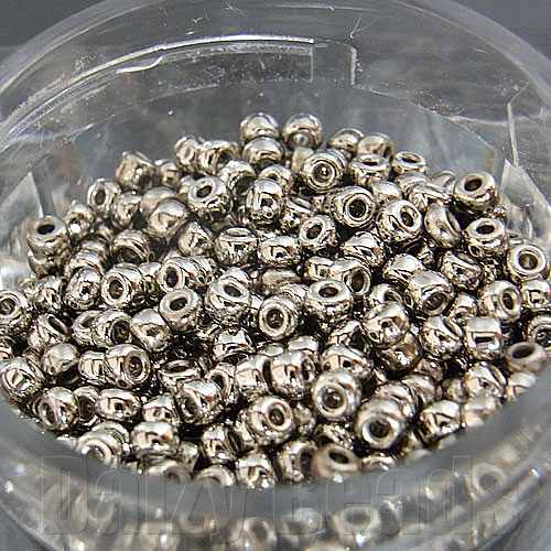 【丸小ビーズ・シルバー】 高品質日本製丸小ビーズ 約1.9mm 約650ヶ(約10g) 【丸小ビーズ・シルバー】 高品質日本製丸小ビーズ 約1.9mm 約650ヶ(約10g)