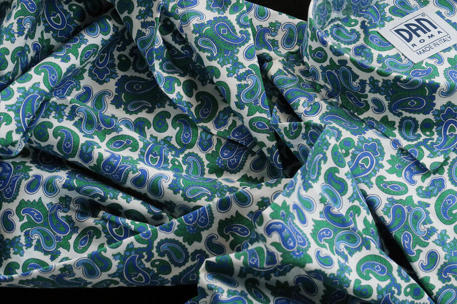 ★LIMITED EDITION SU MISURA 少数派制限事項品です\u003cBR\u003e\u003cBR\u003elimited_784 Blu e Verde PAISLEY Collo Essan\u003cBR\u003e\u003cBR\u003e遊ぶペイズリーグリーン\u0026青色・・(^_-)-☆ メンズファッション-ワイシャツ-トップス