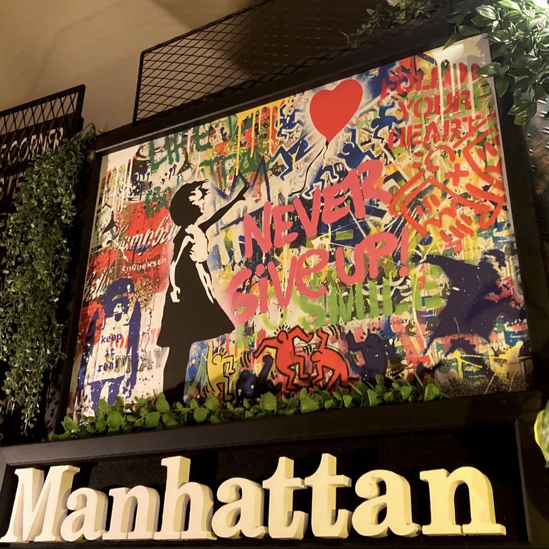 Girl with Balloon バンクシー･ポップアートII 大型アートパネル カフェインテリア オールドアメリカン インダストリアル アメリカンビンテージ BROOKLYN バスロールサイン 男前インテリア アメリカンモダンインテリア バンクシー 愛は空中に DandyLifeSpace｜Dandy Life Space 店
