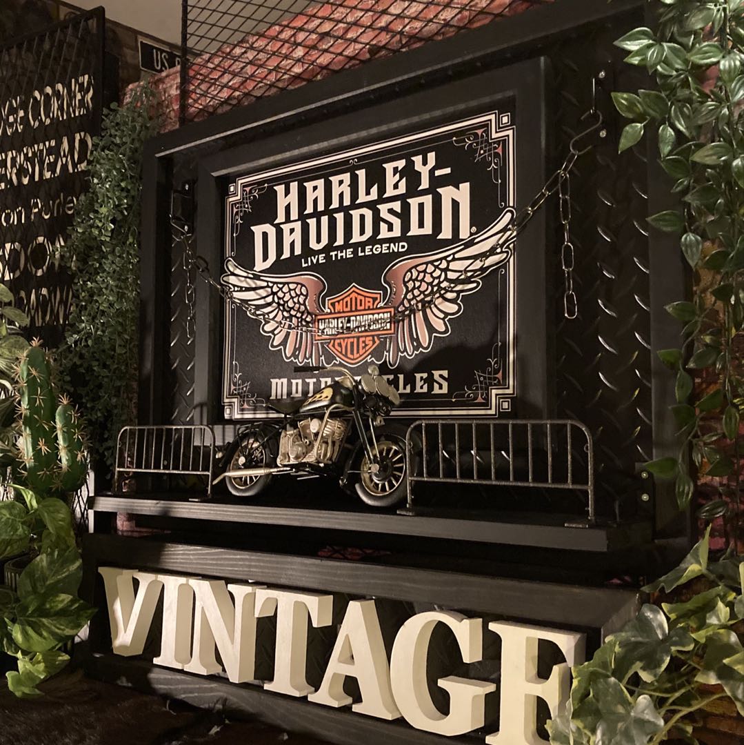 ｢HARLEY-DAVIDSON｣メタル製アートパネル＆大型ブリキバイク 男前インテリア アメリカンビンテージ ブリキバイク ハーレーダビットソン アメリカンカジュアル ガレージインテリア アメリカンバイク 配管インテリア HARLEYDAVIDSON DandyLifeSpace
