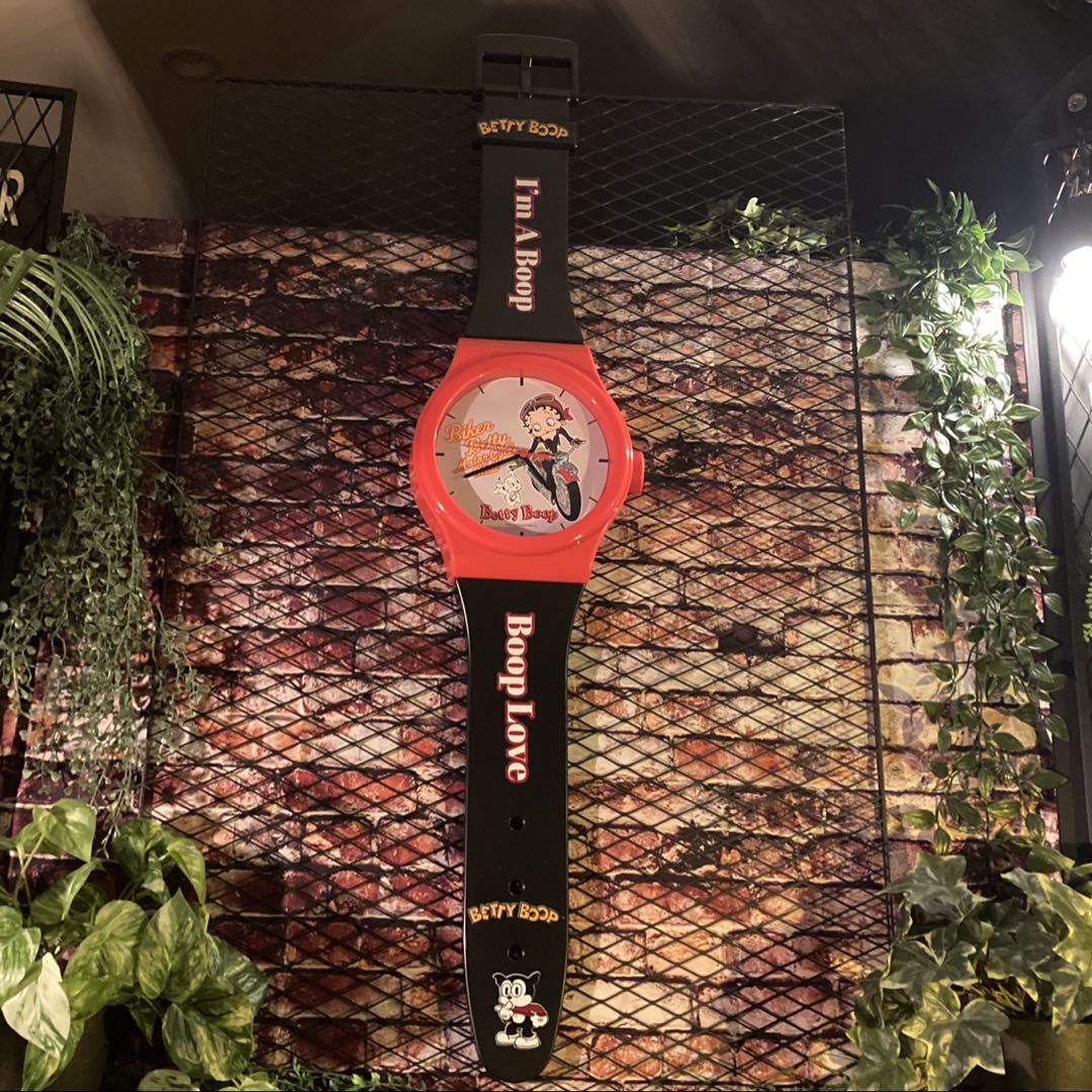 希少【HUF × SKATE MENTAL】ユーモアデザイン 掛け時計 クロック 希少【HUF × SKATE MENTAL】ユーモアデザイン 掛け時計 クロック -HUF