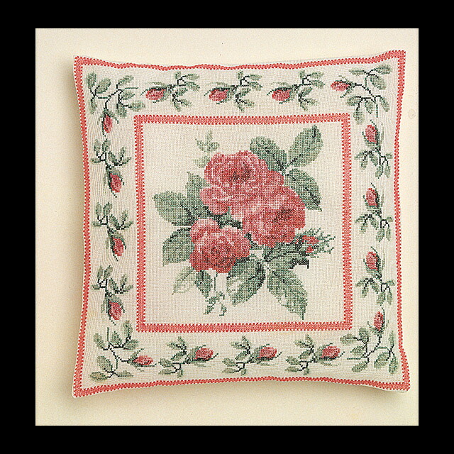 テア　グーベルヌール　クロスステッチ刺繍キット 【roses wreath - cushion 】中級者ー上級者向き ☆お取り寄せキット（納期は30-90日程度）