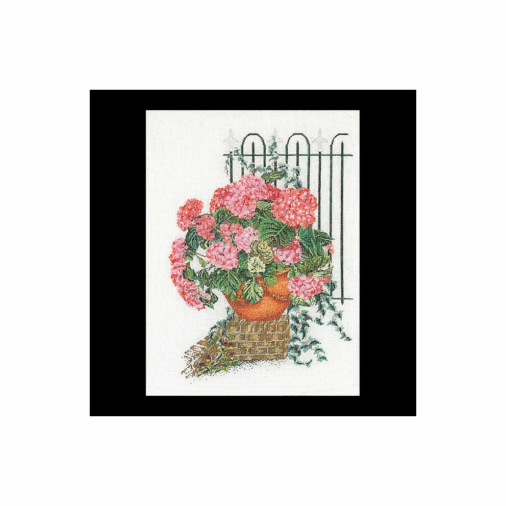 テア グーベルヌール クロスステッチ刺繍キット 【 Pink Hydrangea】中級者ー上級者向き ☆お取り寄せキット(納期は30-90日程度)|ダーニッシュエンブロイダリー