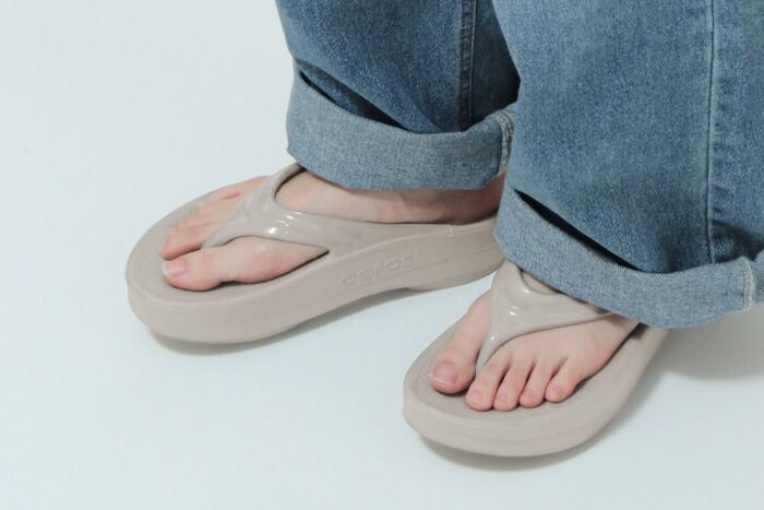 【10％クーポン】【6ヶ月保証】【正規品】ウーフォス サンダル oofos リカバリーサンダル 厚底 oomega ウーメガ トング 衝撃吸収 ソール フラット BLACK NOMAD TITANIUM MIRROR 【楽ロジ】
