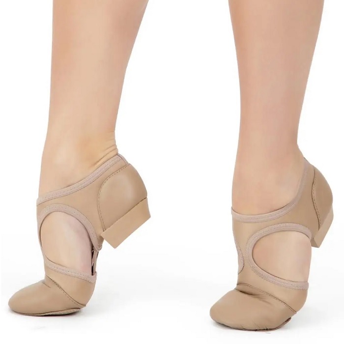 貨物輸送無料【PP323 Pedini ティーチャーズシューズ】CAPEZIO ティーチャーズシューズカペジオ Pedini 踵付 ティーチャーズシューズ ベージュ