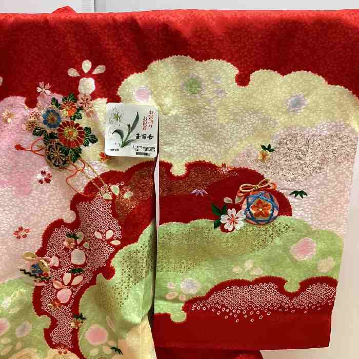 お宮参り 女の子 着物 産着 初着 お祝い着 赤色 刺繍花車手毬文様