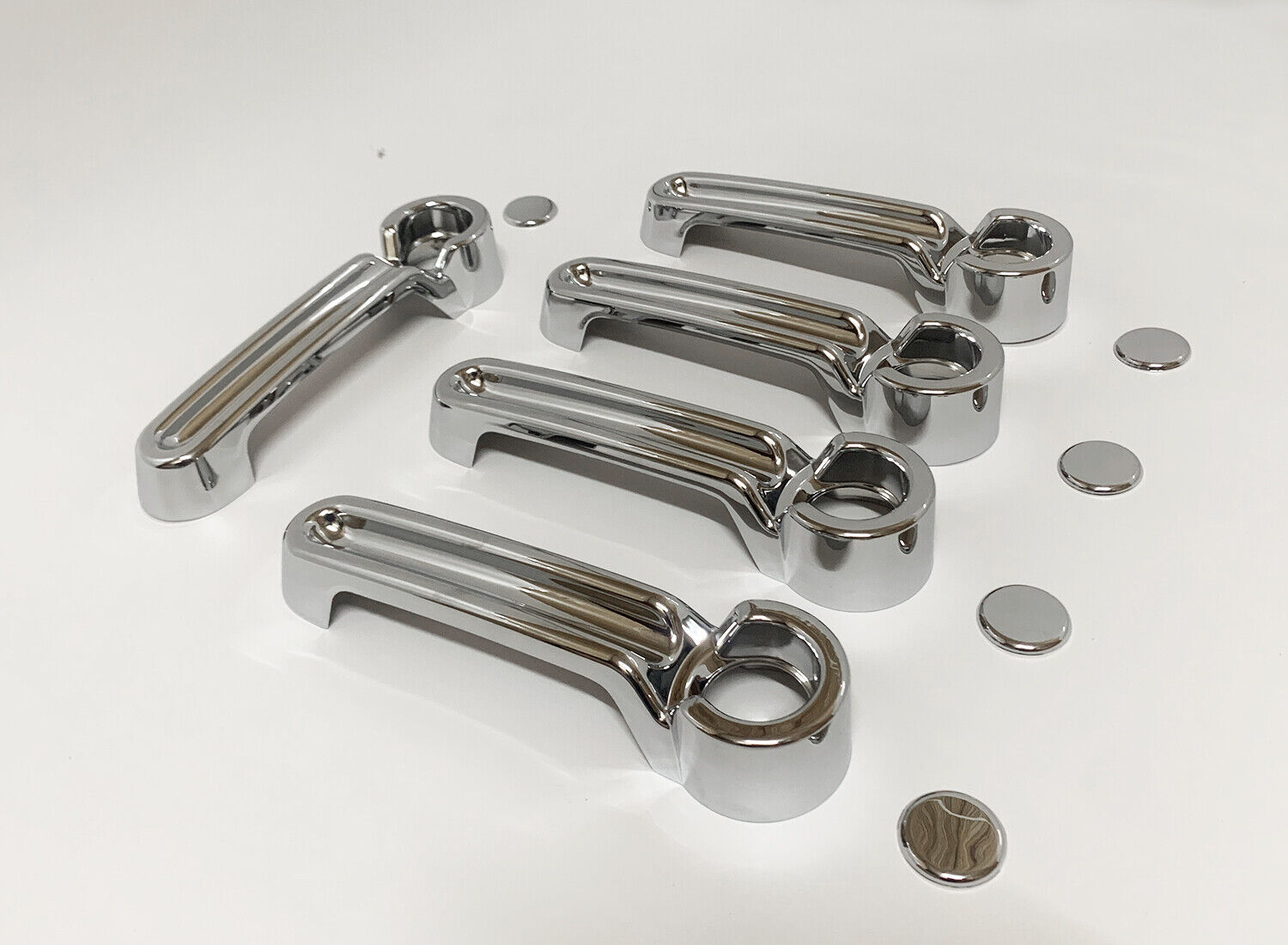 日本初上陸 新アイテム◇クロームドアハンドルカバー【JEEP】TJラングラー / YJラングラー　メタルドア用 ラングラー、ナイトロ用 クロームドアハンドルカバー発売 - 4WD SHOP