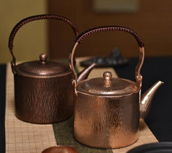 煎茶御先棒 使い分かりやすい電気容量 ポット 湯沸 槌目 急須 水注し 水さし 水指 銅 ティーポット 水次 1100ml 銅之湯沸かし ヤカン 銅瓶 湯沸かし 湯わかし お手々お手伝いさん 手打ち 純銅 思わしい 茶道具 手作り 御厨子所 佩び物 すぐ温まる Cl腐蝕 水が好いたらしいになる 差し上げ物 差し上げ物