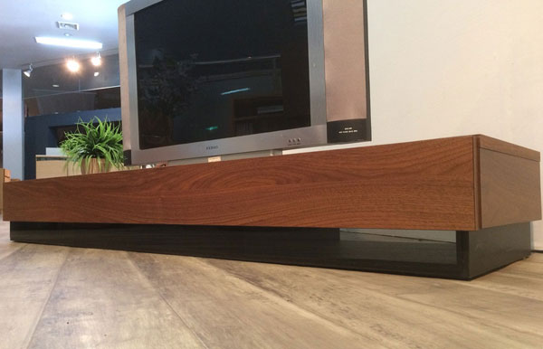 レイリー　180TVボード 北欧 テイスト ミッドセンチュリー ナチュラル テレビ台 木製 AVボード ローボード テレビボード シンプル 国産 完成品 ウォールナット オーク TV台 天然木 大川家具 日本製