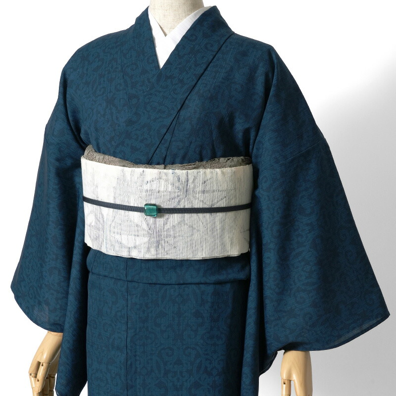 和装を彩る生きすだまたち