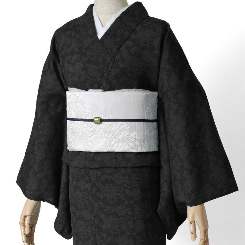 和装を彩る生きすだまたち