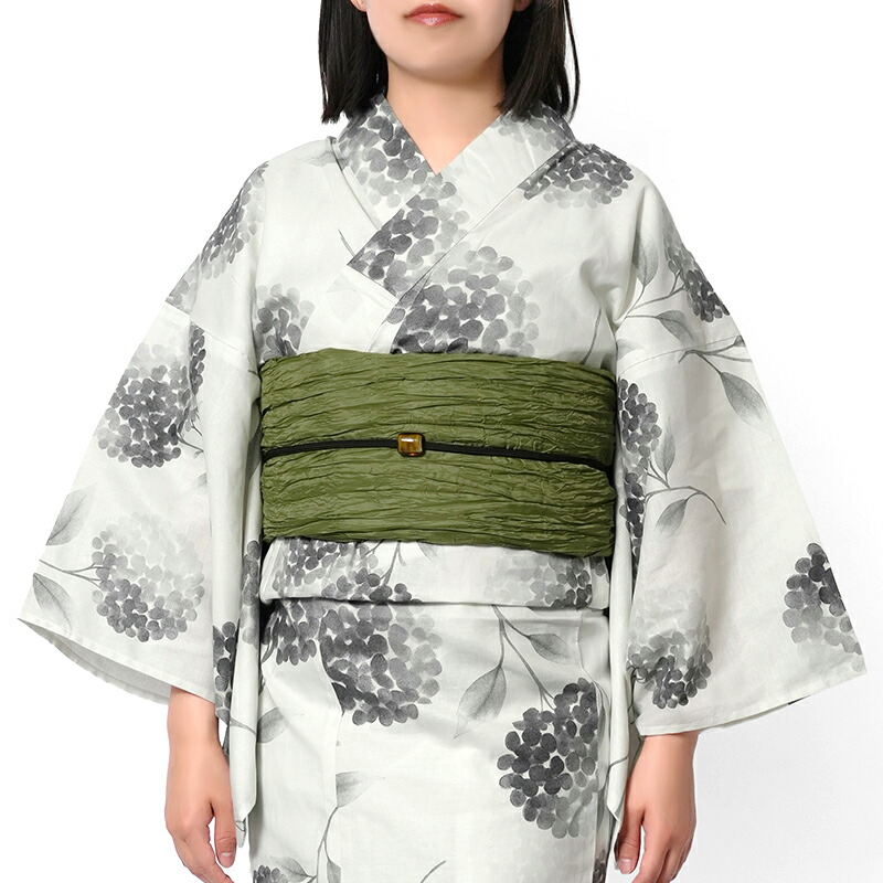 和装を彩る生きすだまたち