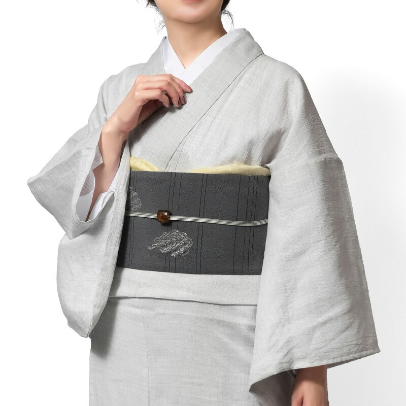 和装を彩る生きすだまたち