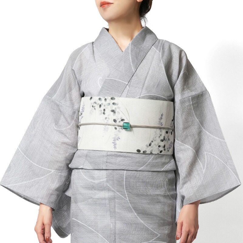 和装を彩る生きすだまたち