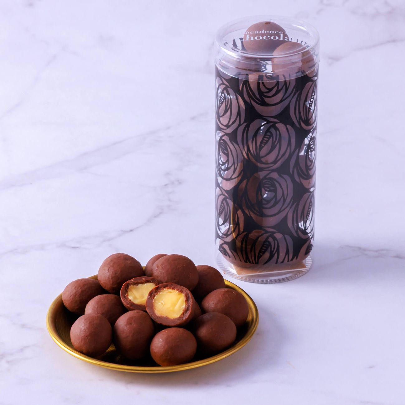 クロカン マカダミア（L）バレンタイン 冬ギフト お菓子 ナッツ マカダミアナッツ キャラメリゼ チョコレート ギフト 贈り物 手土産 チョコレート ご褒美チョコ スイーツ おしゃれ スイーツ お酒に合うチョコレート リピート率高 デカダンス decadence du chocolat画像