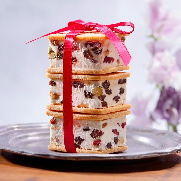 ＜ネット限定＞【冷凍配送】白ちょこバターサンド (8個入り) バターサンド ホワイトチョコレート お中元 お取り寄せグルメ お菓子 高級 チョコレート おしゃれ スイーツ 断面映え 記念日 お祝い 人気 プレゼント 大人チョコ デカダンス 白金 西麻布 decadence du chocolat画像