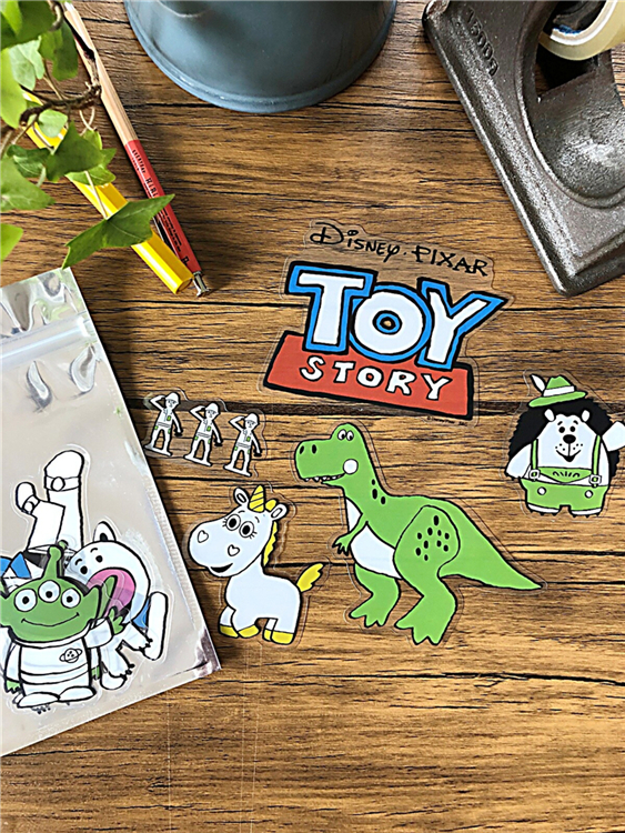 楽天市場 送料無料 Toy Story トイ ストーリー Disney ディズニー トイストーリー バズ ライトイヤー ハム グリーンアーミーメン レックス エイリアン 貼って剥がせる Bigフレークステッカー H185 W130mm 9枚入り Dws23 Decoste