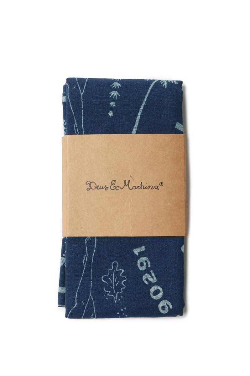 新作商品 50%OFF デウスエクスマキナ TROPPO BANDANA - NAVY DMP77502 Deus ex Machina 正規取扱店  whitesforracialequity.org