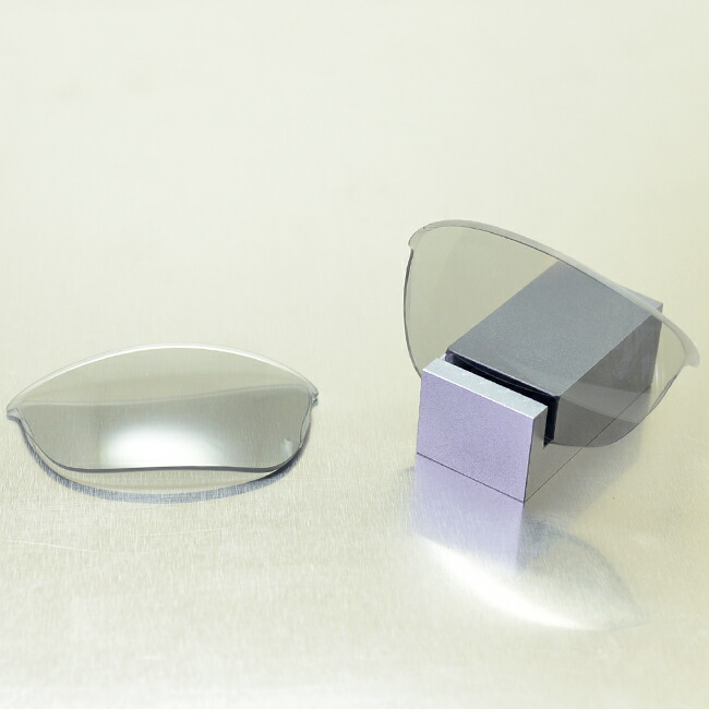 アウトレット商品につき返品や交換、発送後のキャンセルはお受けできません！<br>グッドマンレンズマニュファクチャー<br>OAKLEY HALFJACKET2.0<br>オークリーハーフジャケット2.0用交換レンズ<br>調光[ライトグレー→グレー]スタンダードシェイプ<br>