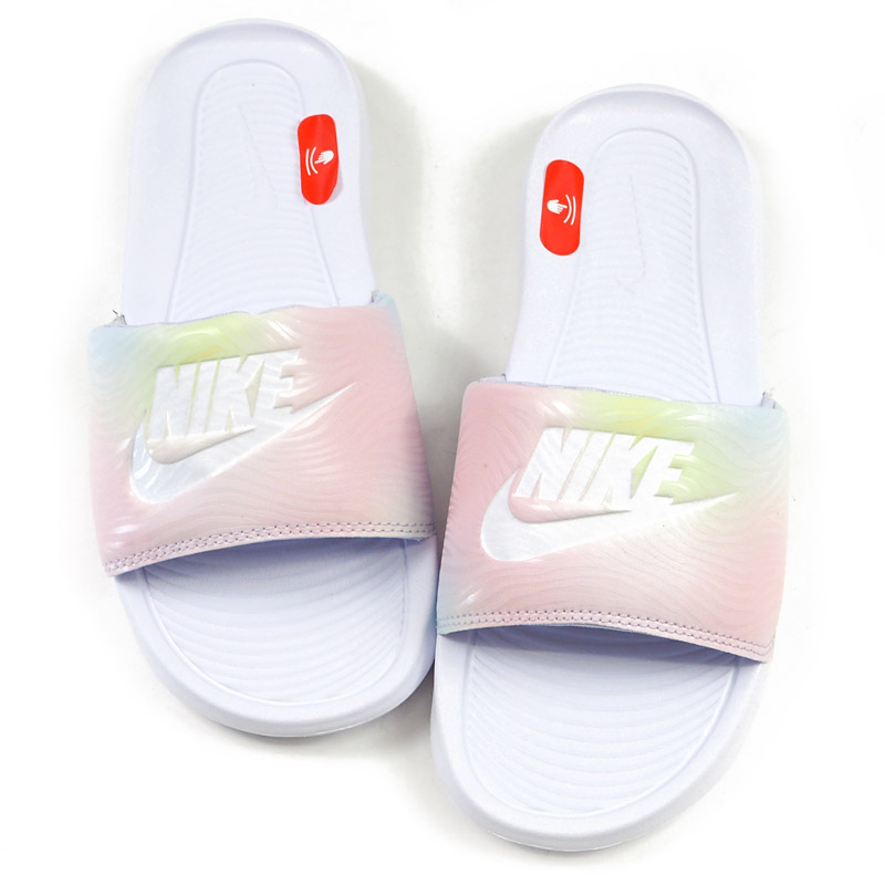 楽天市場 Nike ナイキ サンダル ナイキ ビクトリー ワン Cn9676 500 メンズ レディース シャワーサンダル ビーチサンダル スポーツ サンダル スポサン ロゴ 白 ホワイト グラデーション シューズベース