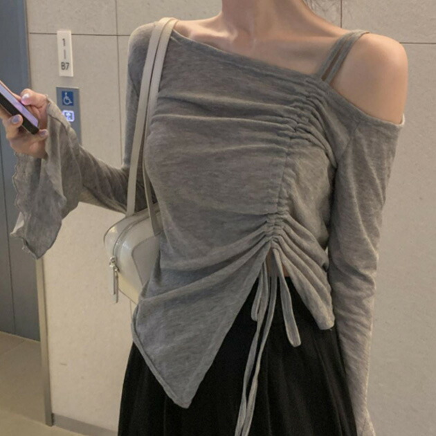 スリムフィットショルダーカットアウトロングスリーブトップ