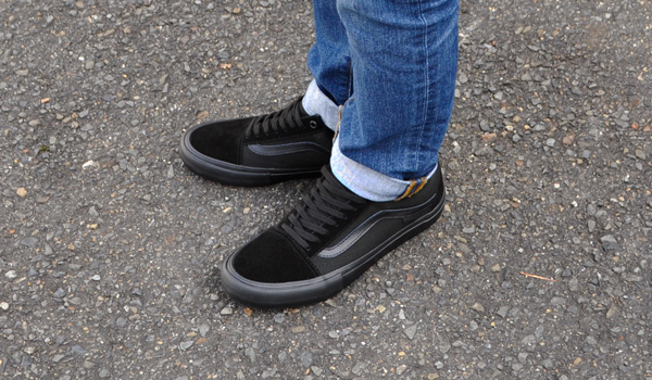 blackout old skool vans