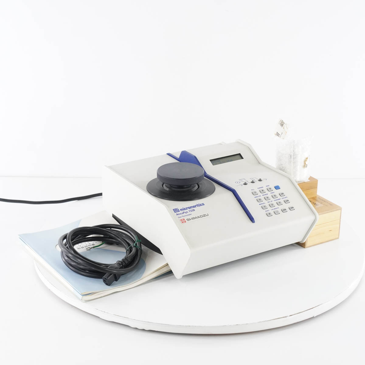 【楽天市場】【中古】[DW]8日保証 micromeritics SHIMADZU AccuPyc 1330 MIC1330 10CC 133 ...