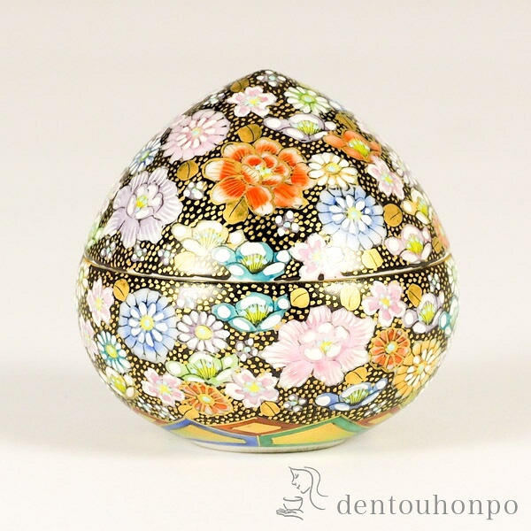九谷焼 蓋器 花詰 ( 木札名入れ有料 置物 飾皿 スタンド 絵皿 贈り物 九谷焼 結婚 出産 内祝い 引き出物 金婚式 誕生日プレゼント 還暦祝い 古希 喜寿 米寿 退職 定年 プレゼント お祝い お返し お礼 令和 両親 父 母 男性 女性 日本製 おすすめ おしゃれ かわいい )｜伝統本舗